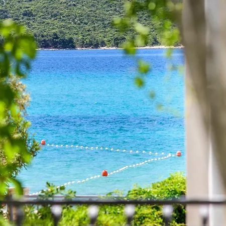 Mediteraneo شقة